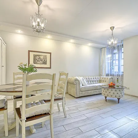 Elegant In Old Town Self Check In 24x7 By H&h Wilna