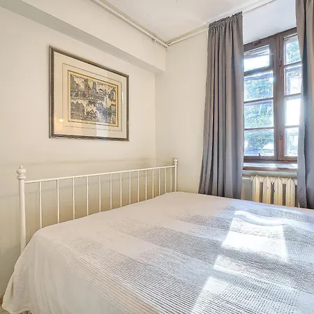 Apartment Elegant In Old Town Self Check In 24x7 By H&h Vilnius