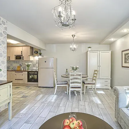 Elegant In Old Town Self Check In 24x7 By H&h Apartment