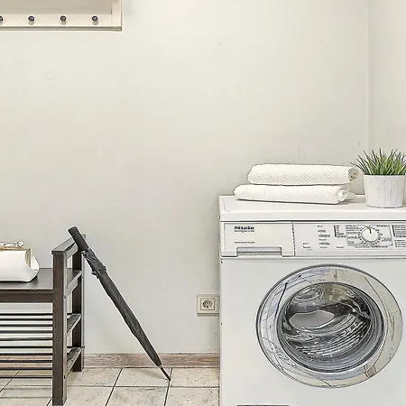 Elegant In Old Town Self Check In 24x7 By H&h Appartamento *