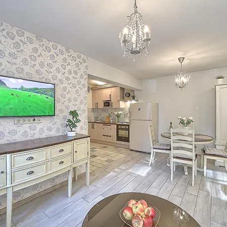 Elegant In Old Town Self Check In 24x7 By H&h Appartamento