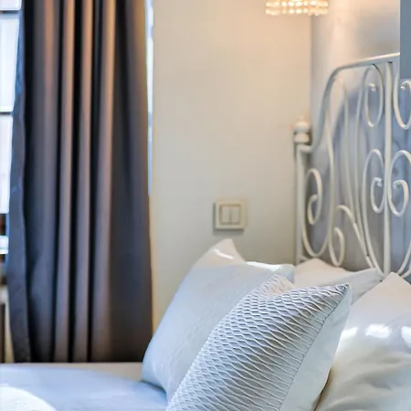 Apartmán Elegant In Old Town Self Check In 24x7 By H&h *